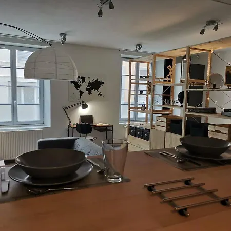 Loft 50m2 Plein Centre-ville Avec Garage, Wifi... Apartment